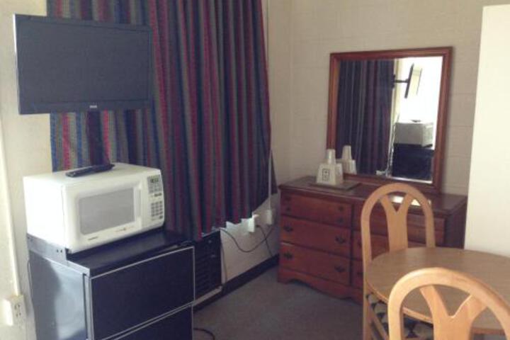 Executive Inn Of Seneca - thumb 1