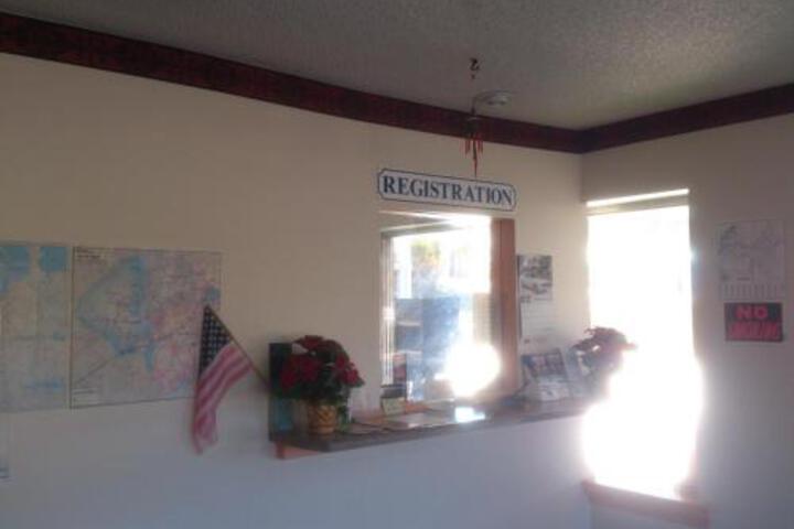 Executive Inn Of Seneca - thumb 3