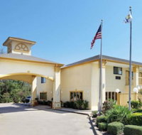 Days Inn by Wyndham Fairfield - Accommodation Alabama