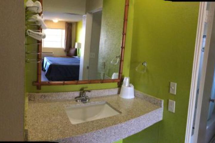 Discovery Inn - thumb 6