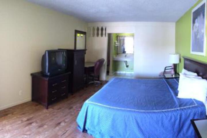 Discovery Inn - thumb 5