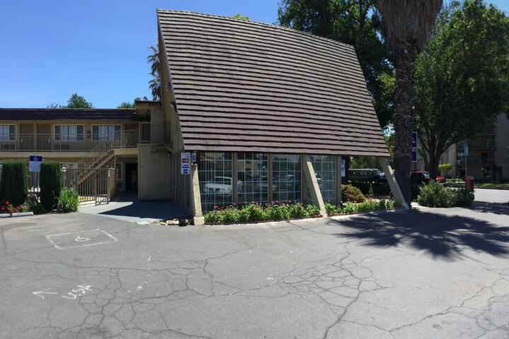 Discovery Inn - thumb 4