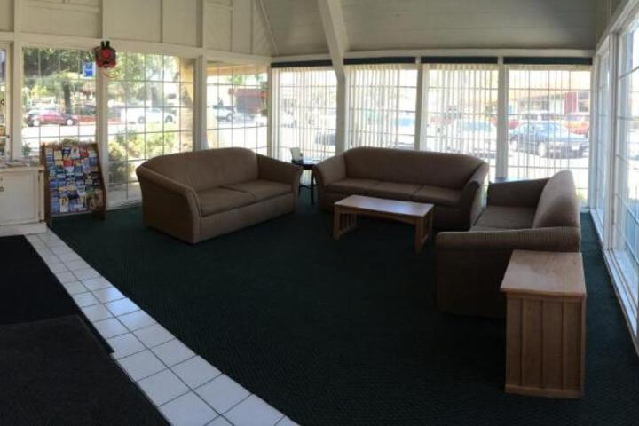 Discovery Inn - thumb 2