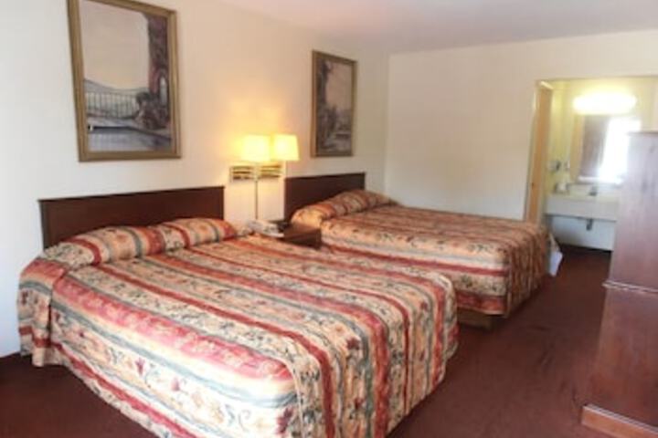 Red Carpet Inn
