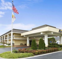 Super 8 by Wyndham Calhoun - Accommodation Alabama