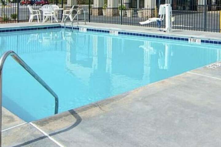 Quality Inn Calhoun North I-75 - thumb 2