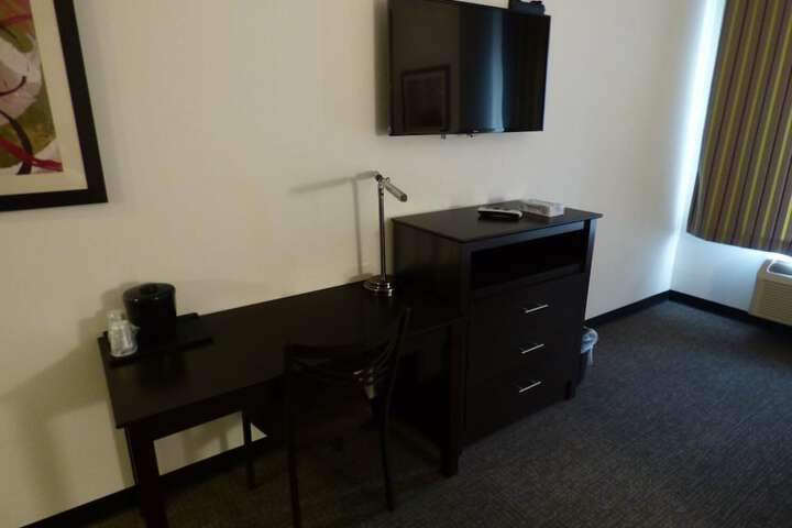 The Republic Hotel - thumb 6