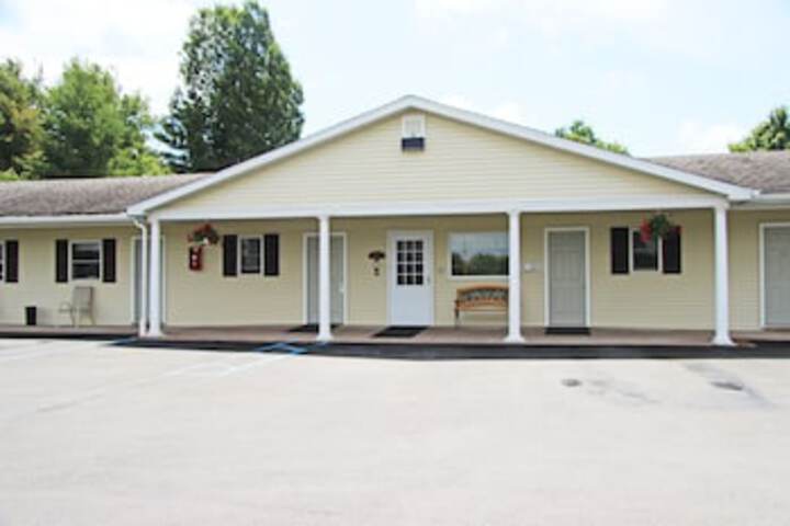 Potsdam Inn - thumb 0