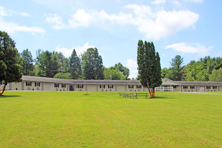 Potsdam Inn - thumb 2