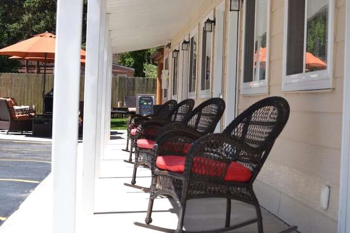 Harney Peak Inn - thumb 1