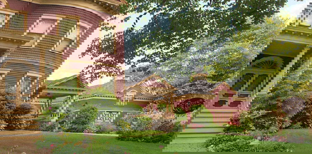 Berry Manor Inn - thumb 1