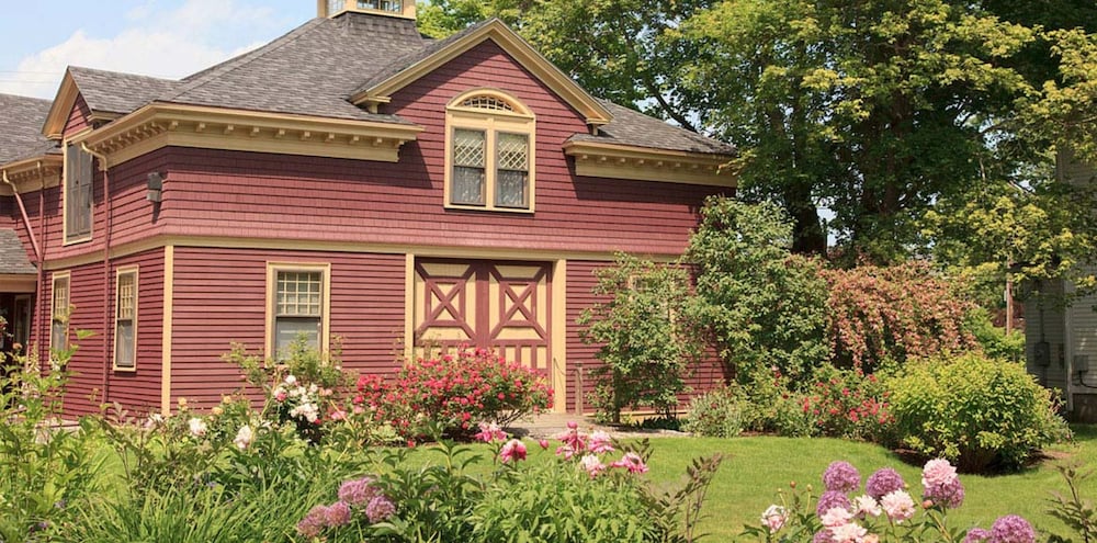 Berry Manor Inn - thumb 0