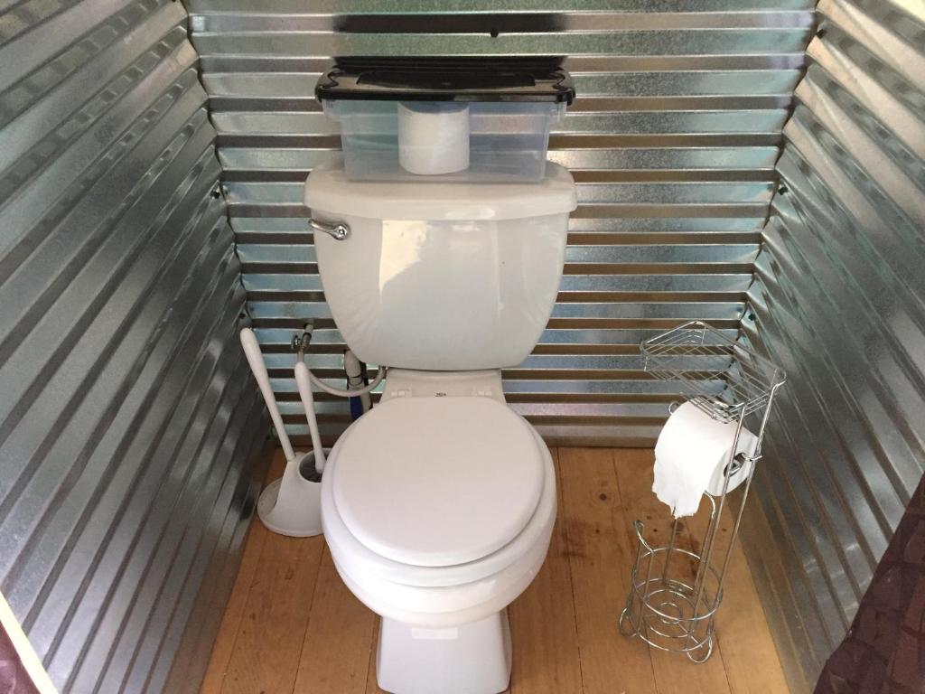 Pavilion & Glamping Village 3 Cabins Tipi Wagon Kitchen - thumb 2