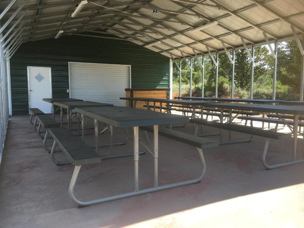 Pavilion & Glamping Village 3 Cabins Tipi Wagon Kitchen - thumb 3