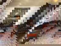 The Elizabethtown Inn