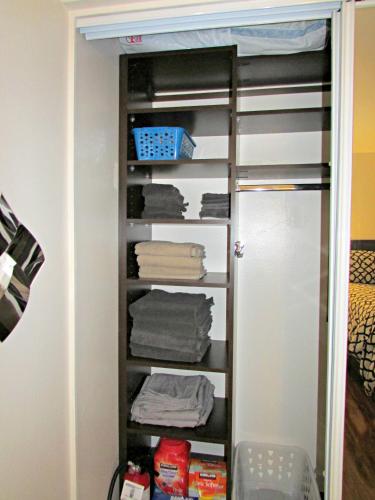 Modern Two Bedroom Condo Walk To Old Town Scottsdale - thumb 6