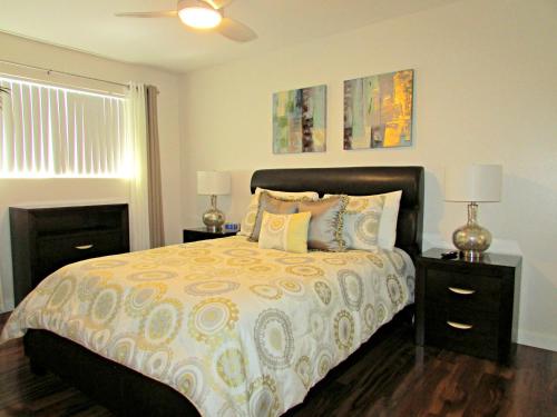 Modern Two Bedroom Condo Walk To Old Town Scottsdale - thumb 2