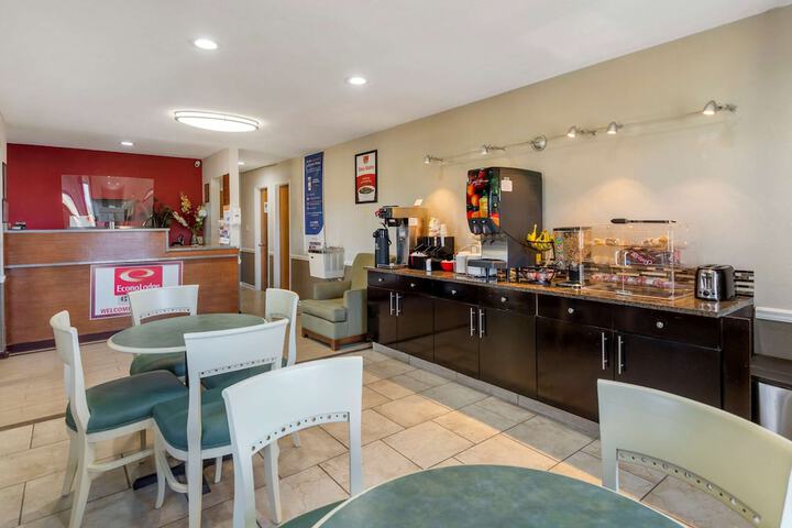 Econo Lodge - thumb 3