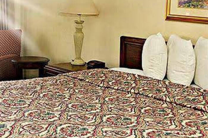 Astoria Hotel Suites Orange Park - thumb 2