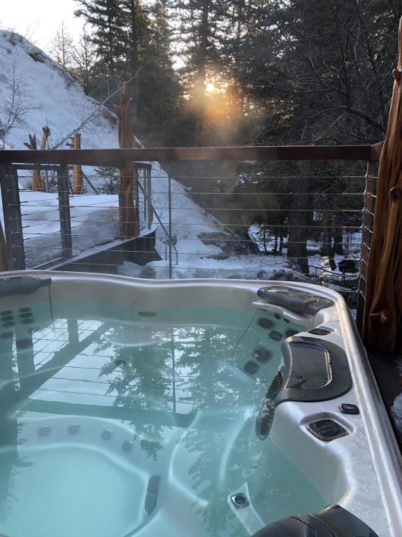 Carriage House Above The Stream - thumb 5