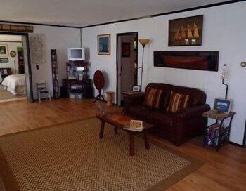 Lucky Stone Retreat - Two Bedroom Home - thumb 0