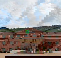 Holiday Inn Exp Chester WV an IHG Hotel - Accommodation Alabama