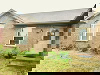 Spacious 3 BR Ranch House W Patio Yard in a Quiet Suburb