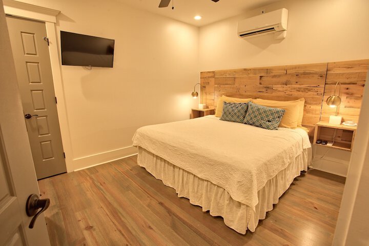 493 King Luxury Suites - thumb 3