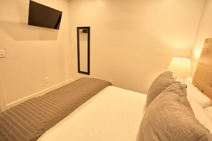 493 King Luxury Suites - thumb 5