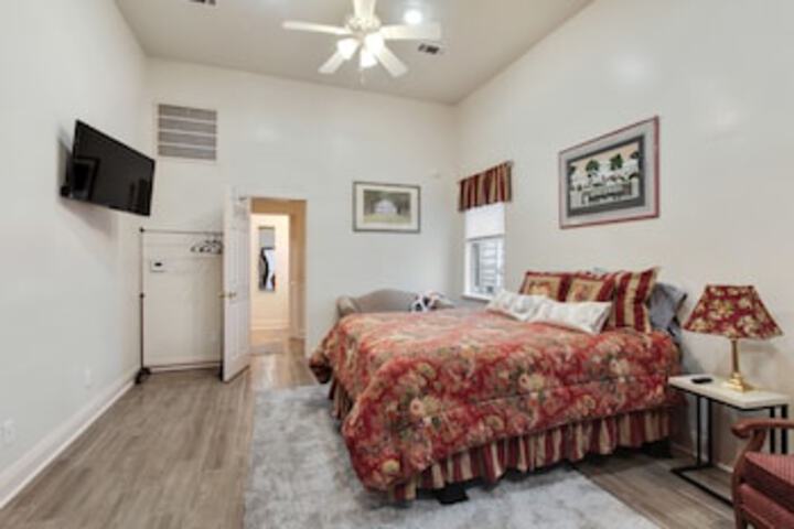 Studio - 804 - thumb 0