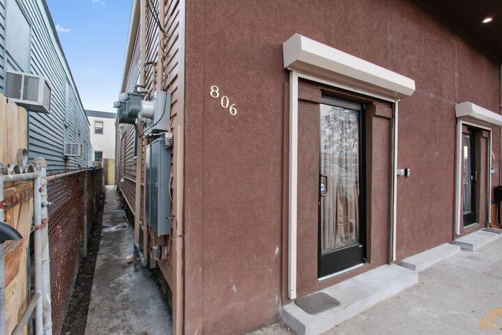 Studio - 806 - thumb 1