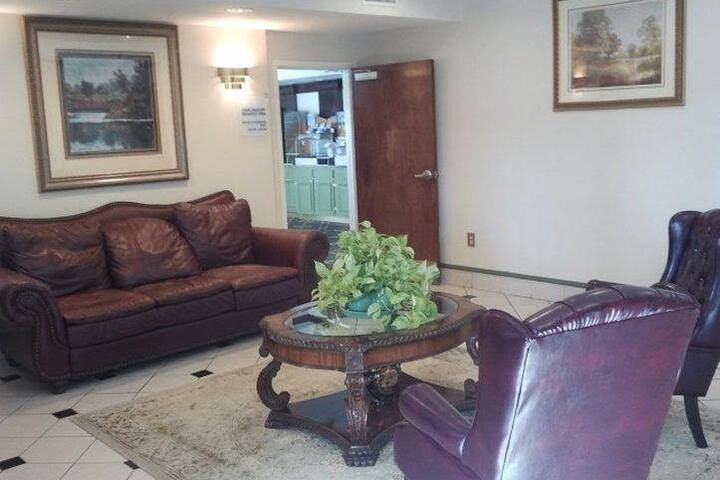 Holiday Inn Express Hotel & Suites Montgomery