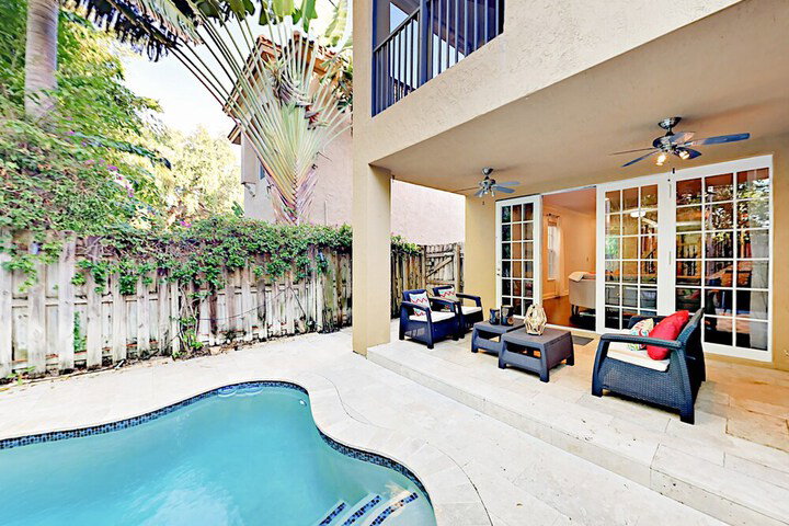 1623 NE 5th St. Townhouse 3 Br Townhouse By RedAwning - thumb 1