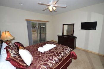 1357 Gilmore Lake 4 Bedroom Home - thumb 0