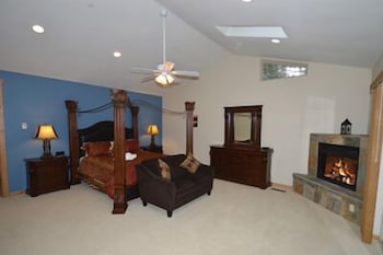 1357 Gilmore Lake 4 Bedroom Home - thumb 2