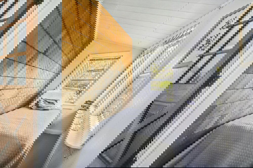 Oak Bluffs 3-Bed Cottage, Walk To Town - thumb 1