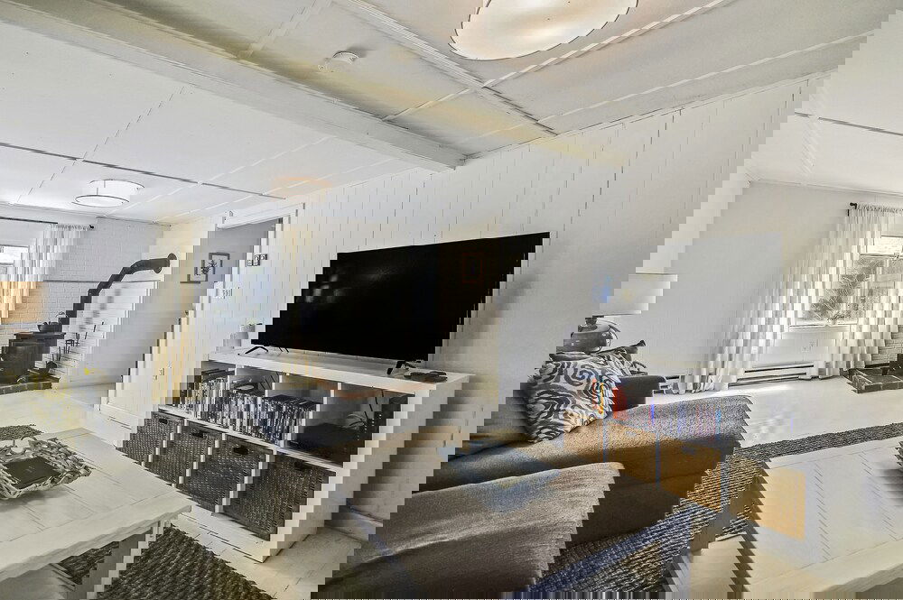 Oak Bluffs 3-Bed Cottage, Walk To Town - thumb 4