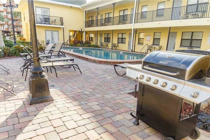 Royal Orleans 103 Studio Condo - thumb 6