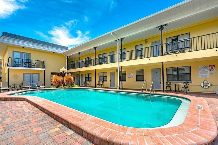 Royal Orleans 103 Studio Condo - thumb 1