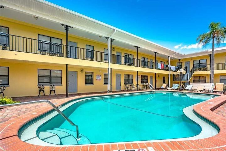 Royal Orleans 103 Studio Condo - thumb 4