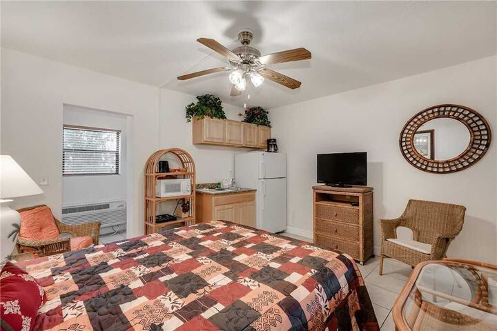 Royal Orleans 103 Studio Condo - thumb 7