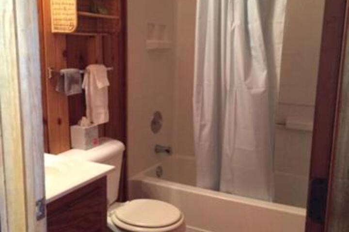 Eagle Nest Cabins & Marina - thumb 4