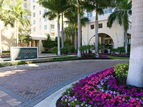 One Bedroom In Amazing Luxury Condo BEACH PASS INCLUDED - thumb 1