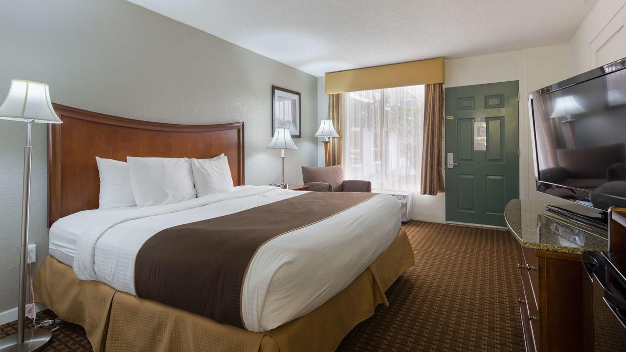 Best Western Central Inn - thumb 44