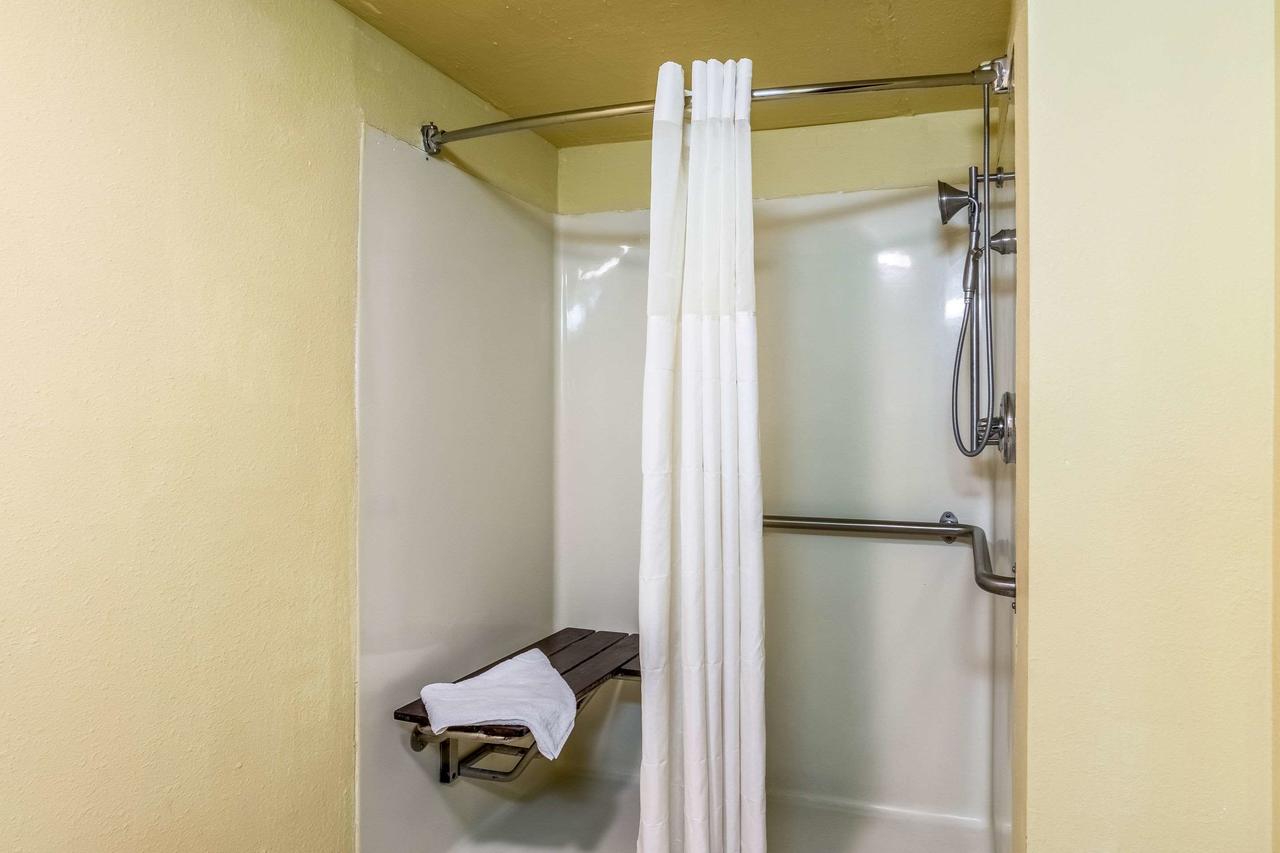 Quality Inn Sandersville - thumb 9