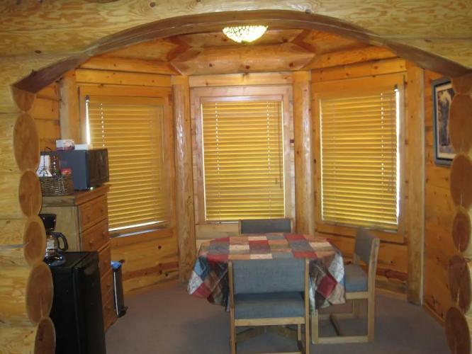 Log Castle Inn - thumb 10