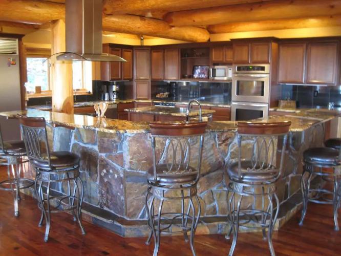 Log Castle Inn - thumb 8