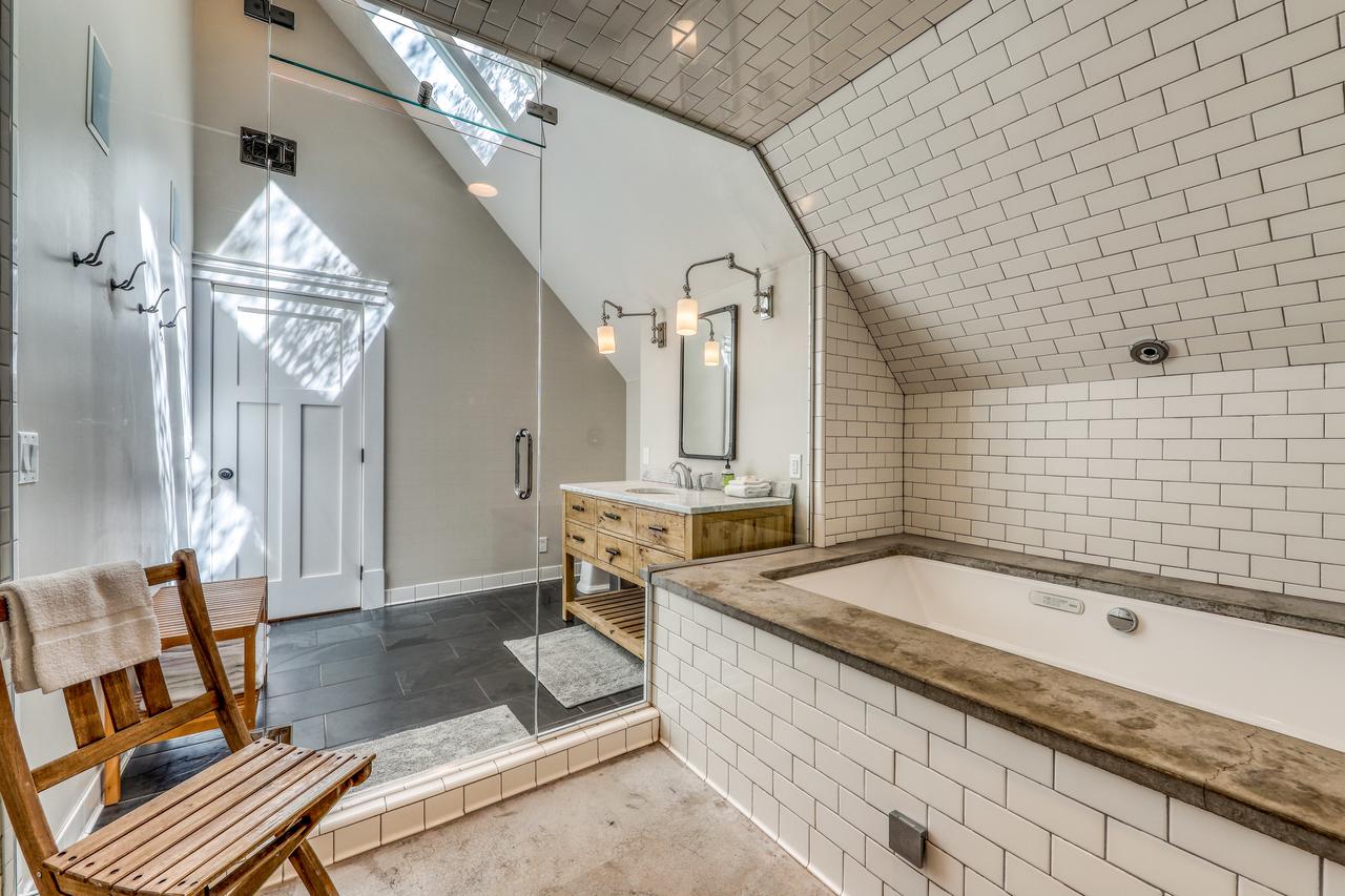 Founder's Home - thumb 20