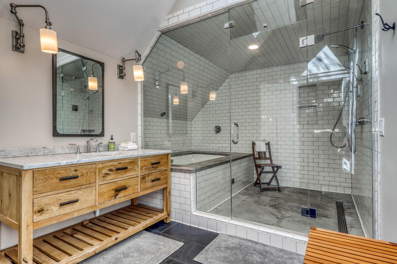 Founder's Home - thumb 18