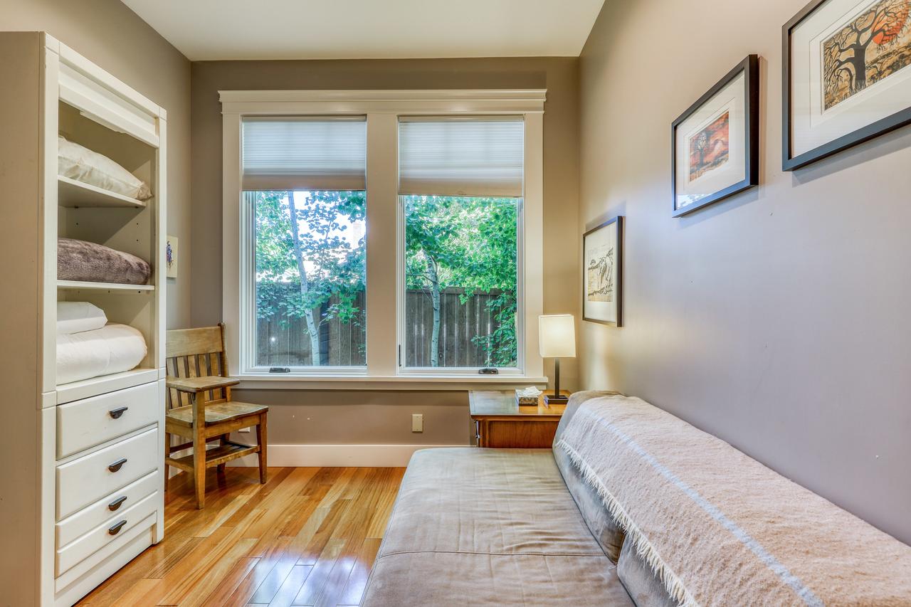 Founder's Home - thumb 35